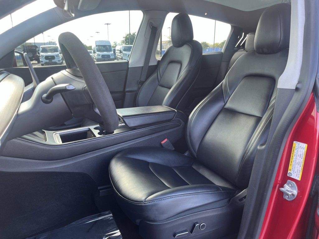 2021 Tesla Model Y Image 15