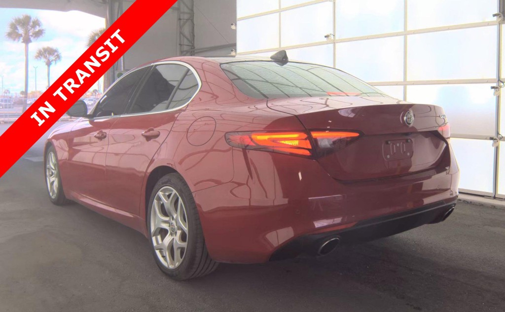 2021 Alfa Romeo Giulia Image 7