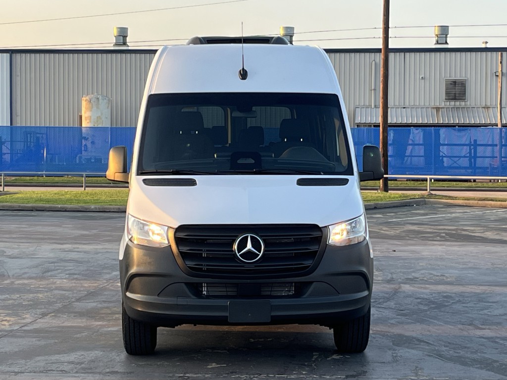 2025 Mercedes-Benz Sprinter Image 6