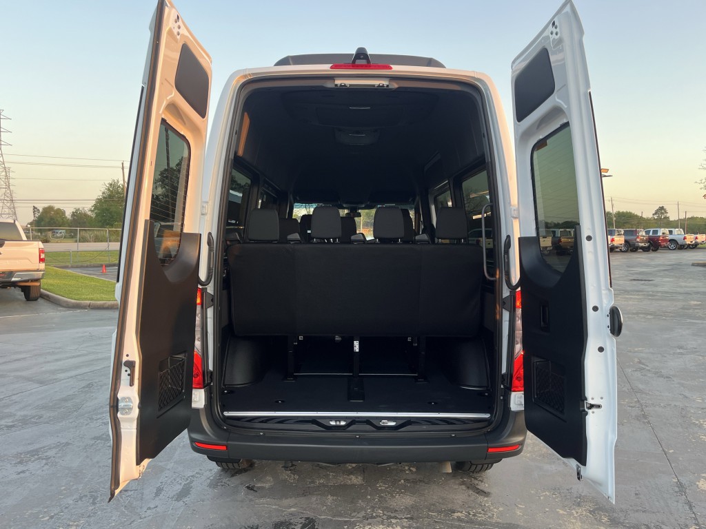 2025 Mercedes-Benz Sprinter Image 11