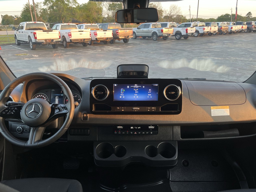 2025 Mercedes-Benz Sprinter Image 23