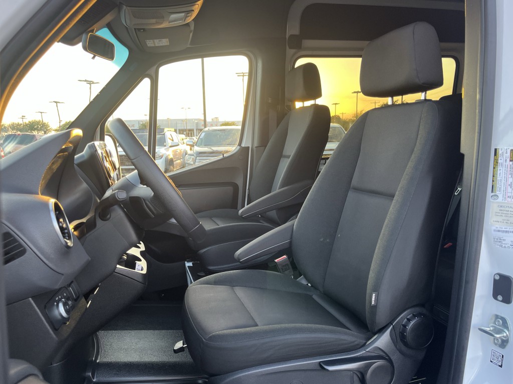 2025 Mercedes-Benz Sprinter Image 26