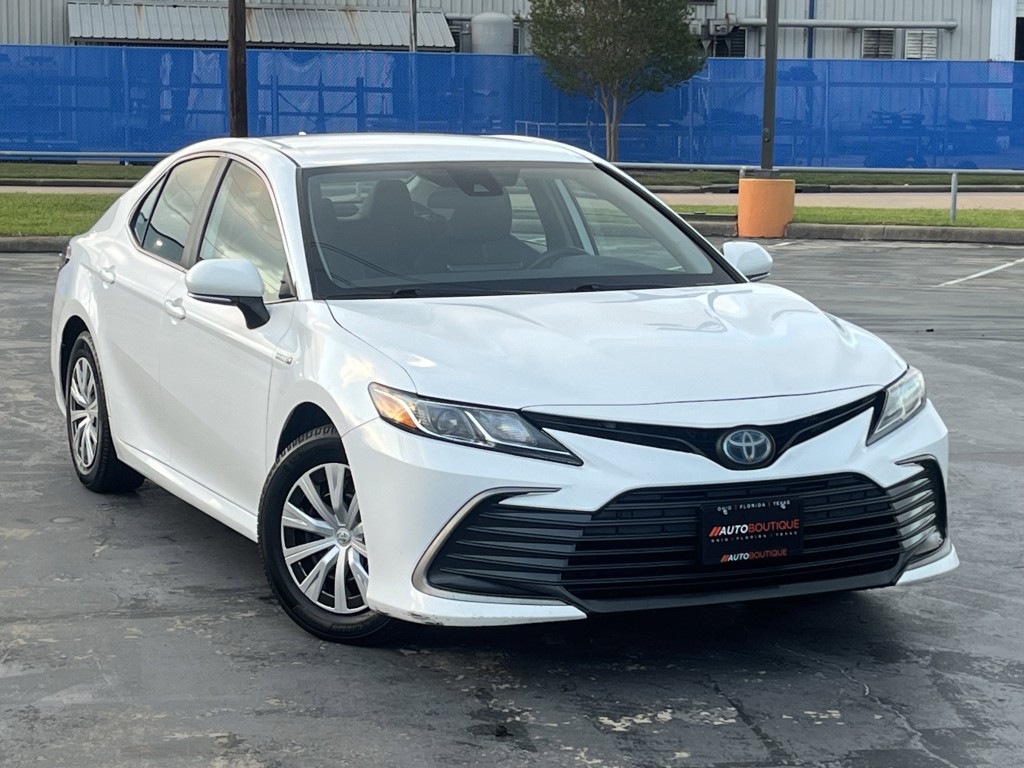 2021 Toyota Camry Image 3