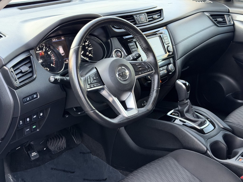 2019 Nissan Rogue Image 11
