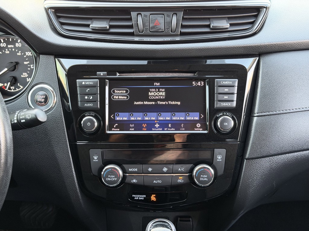 2019 Nissan Rogue Image 17