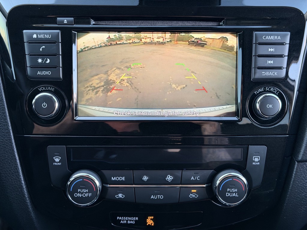 2019 Nissan Rogue Image 18