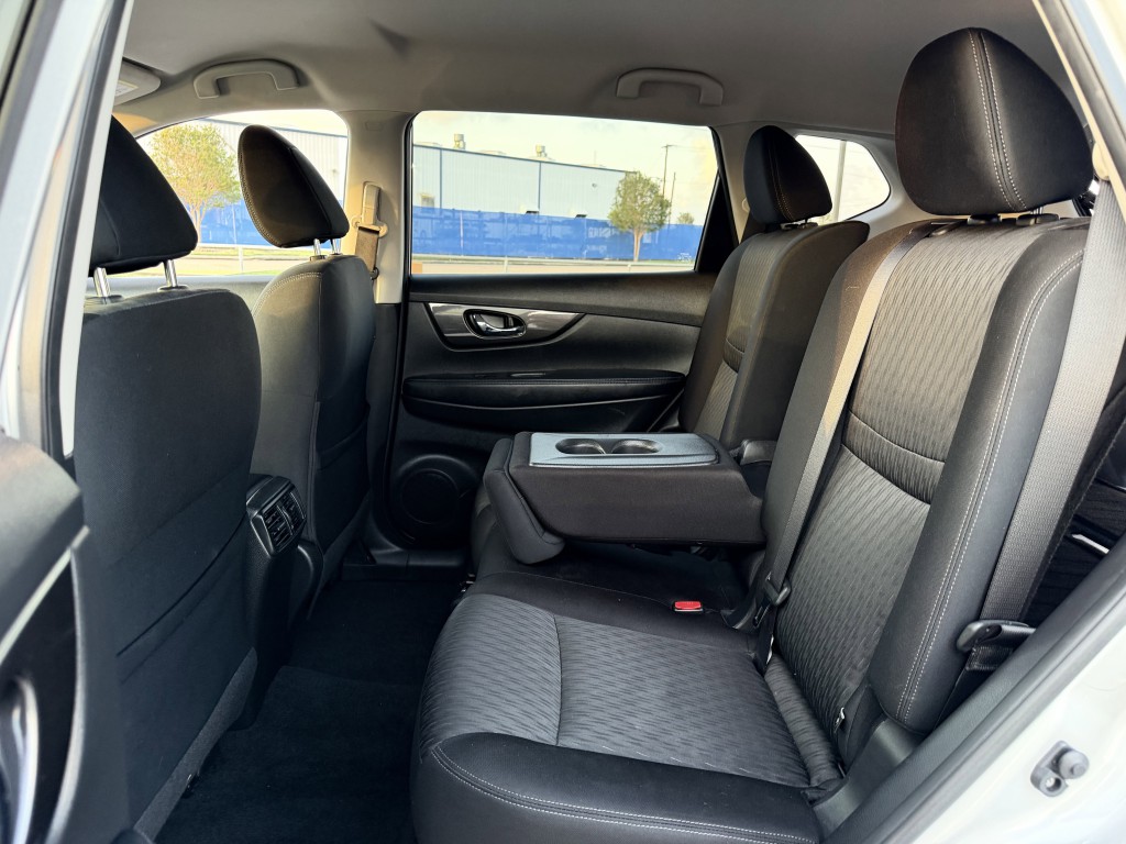 2019 Nissan Rogue Image 26