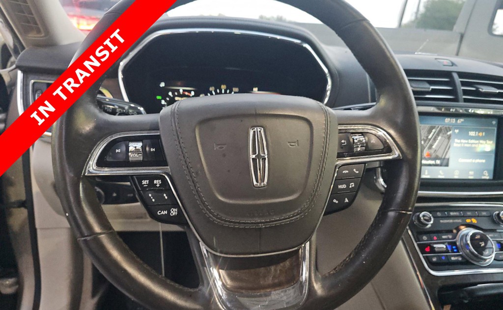 2019 Lincoln Continental Image 8