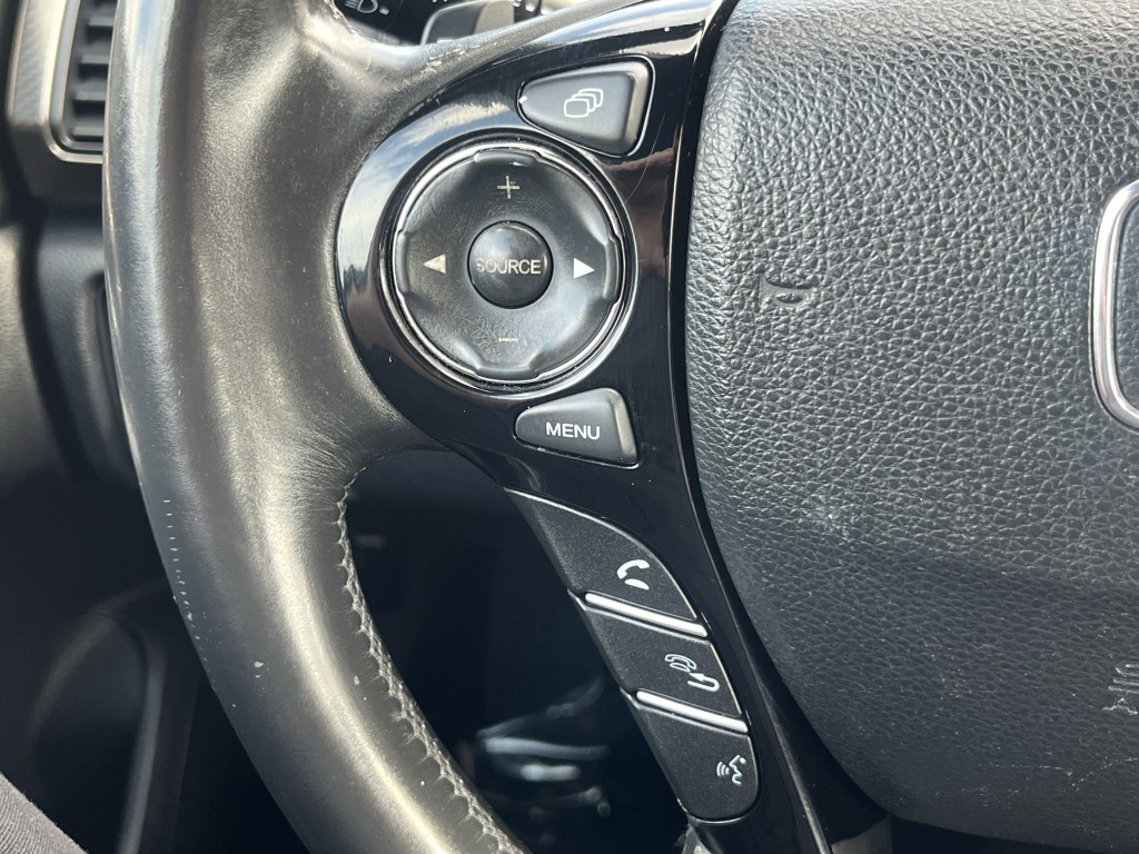 2016 Honda Accord Image 18