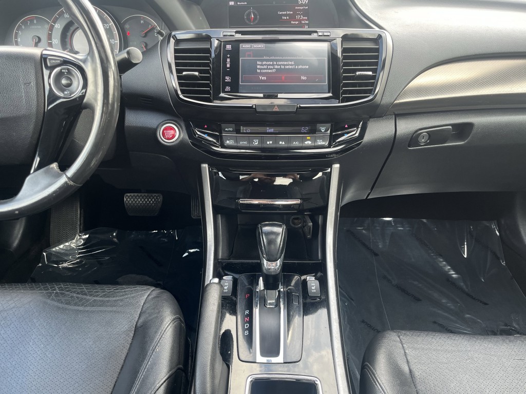 2016 Honda Accord Image 25
