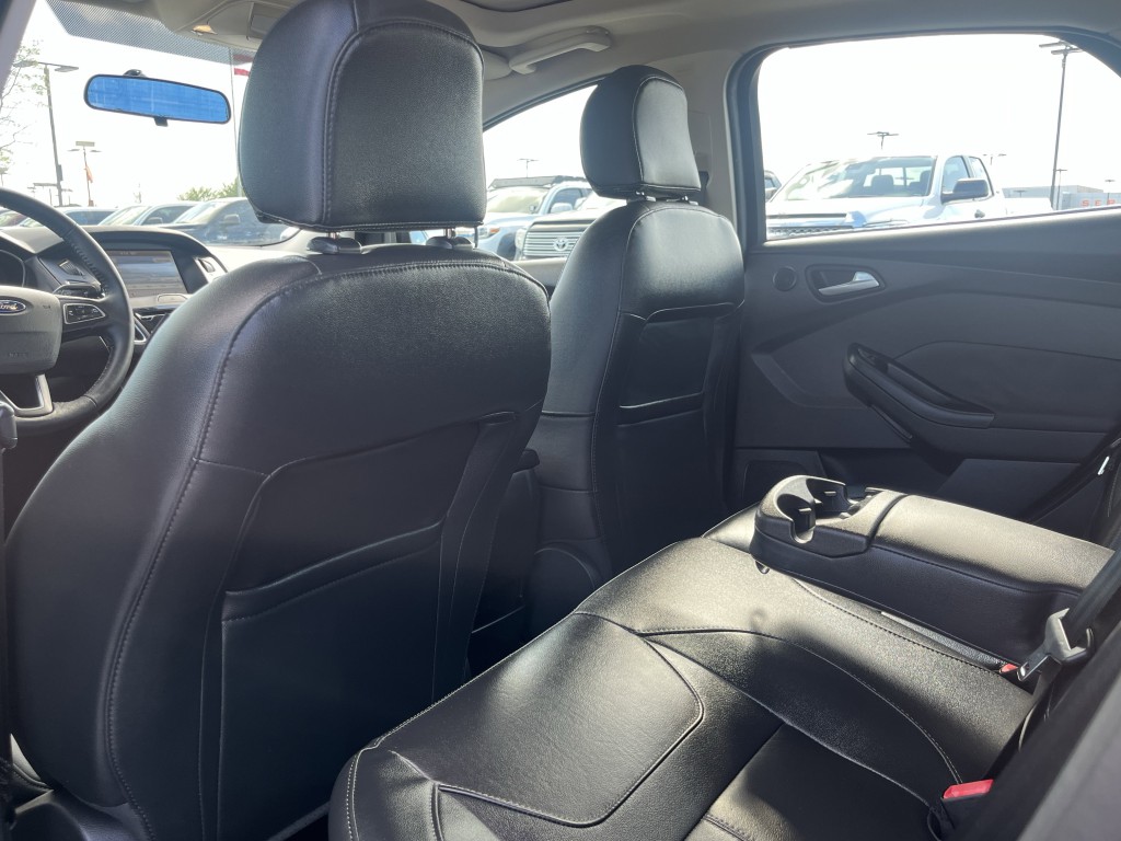 2017 Ford Focus Image 32