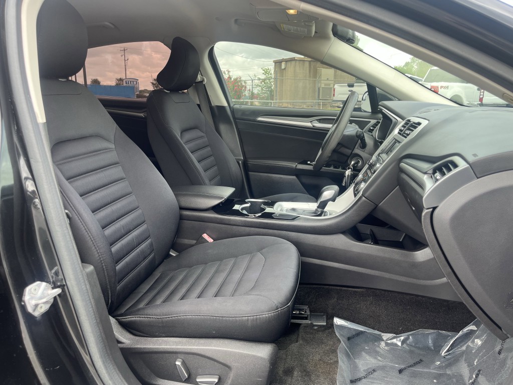 2015 Ford Fusion Image 29