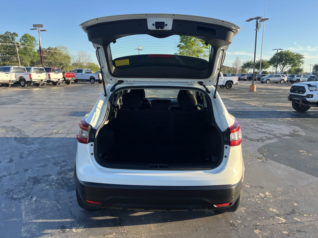 2021 Nissan Rogue Image 10