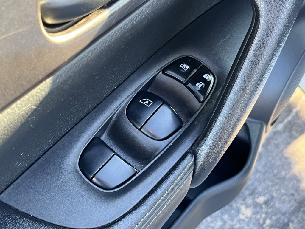 2021 Nissan Rogue Image 24