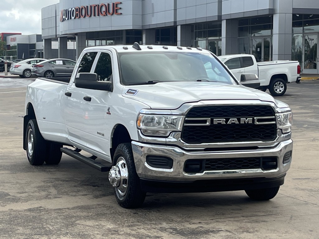 2021 RAM 3500 Image 3