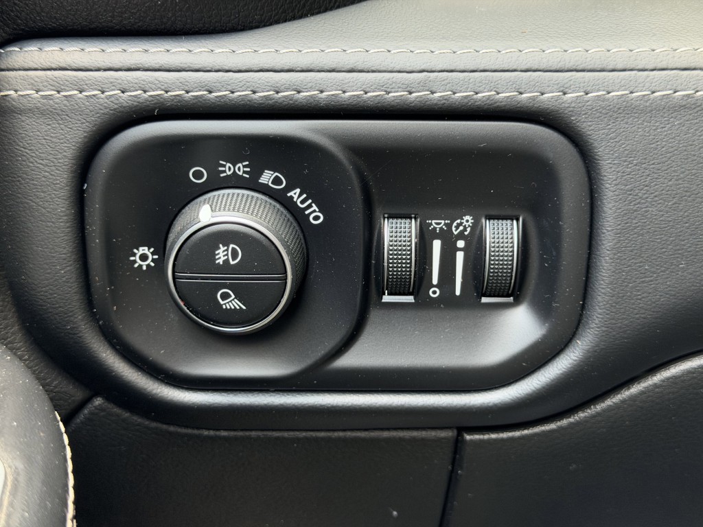 2021 RAM 3500 Image 26