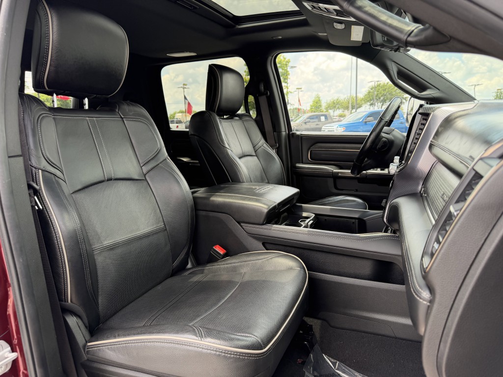 2021 RAM 3500 Image 30