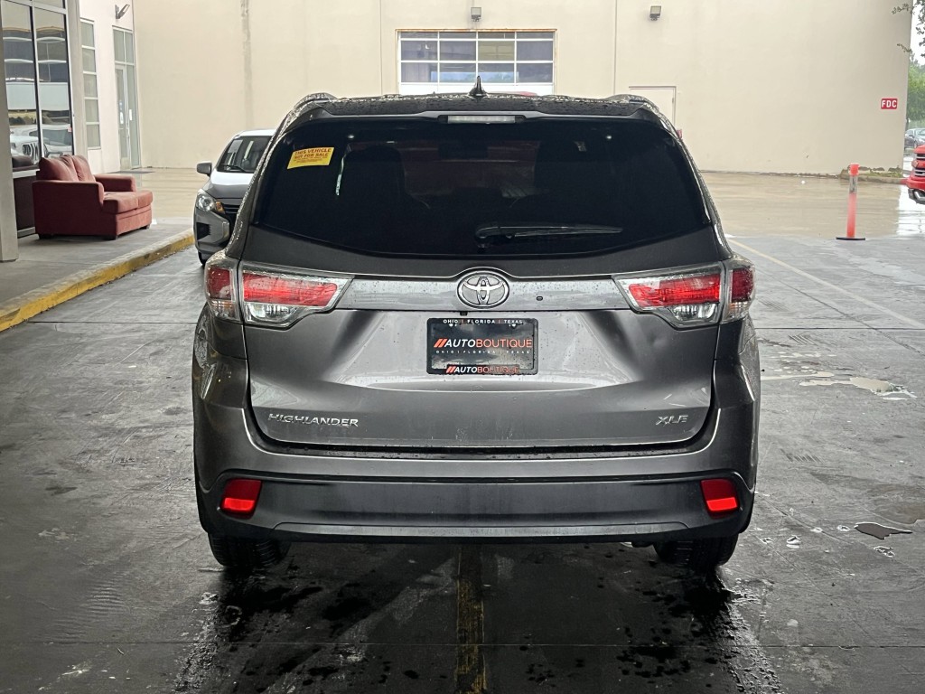 2016 Toyota Highlander Image 6