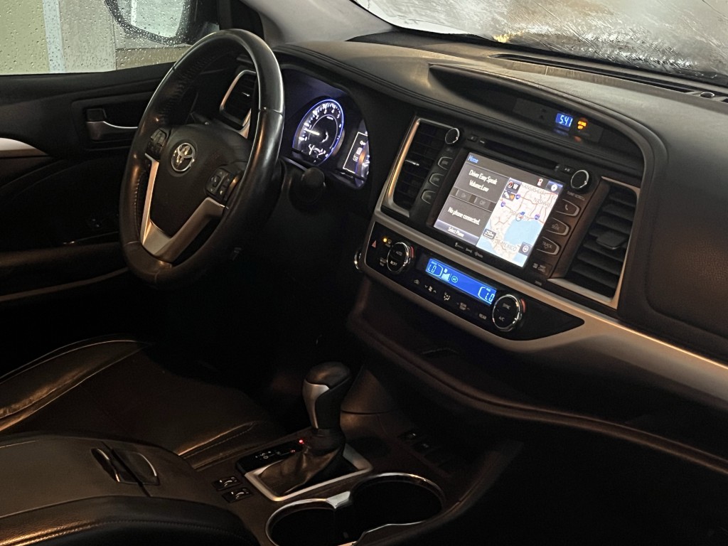 2016 Toyota Highlander Image 10