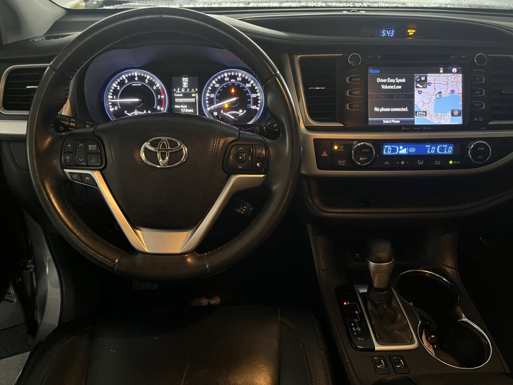 2016 Toyota Highlander Image 11