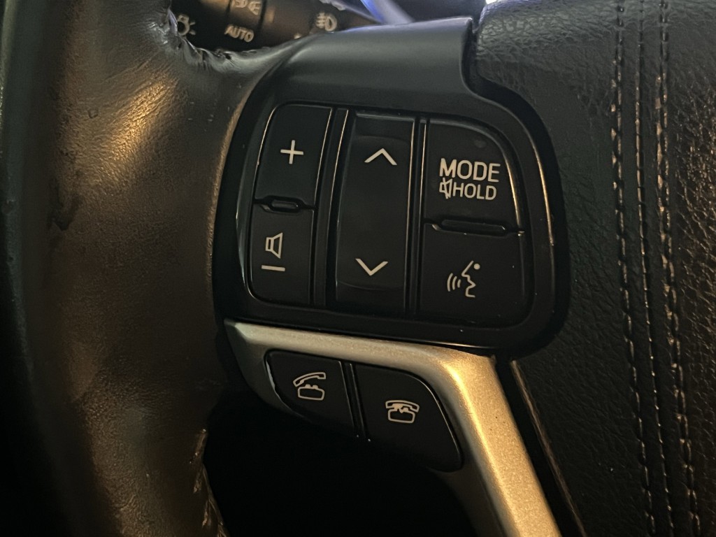 2016 Toyota Highlander Image 13