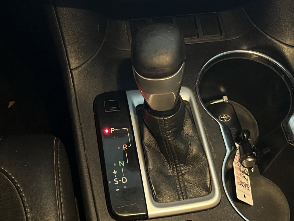 2016 Toyota Highlander Image 16