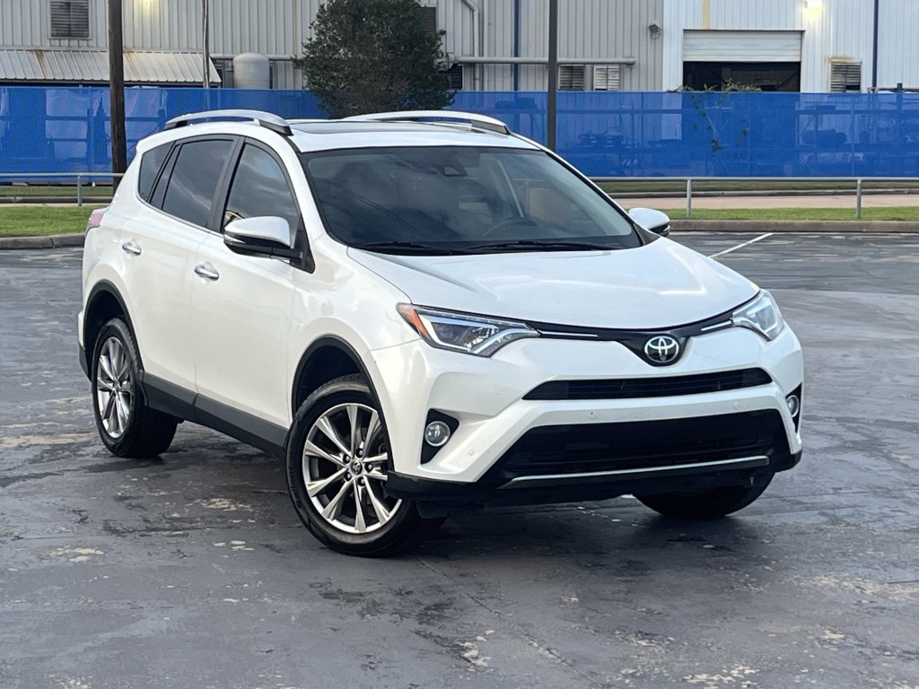 2017 Toyota Rav4 Image 3