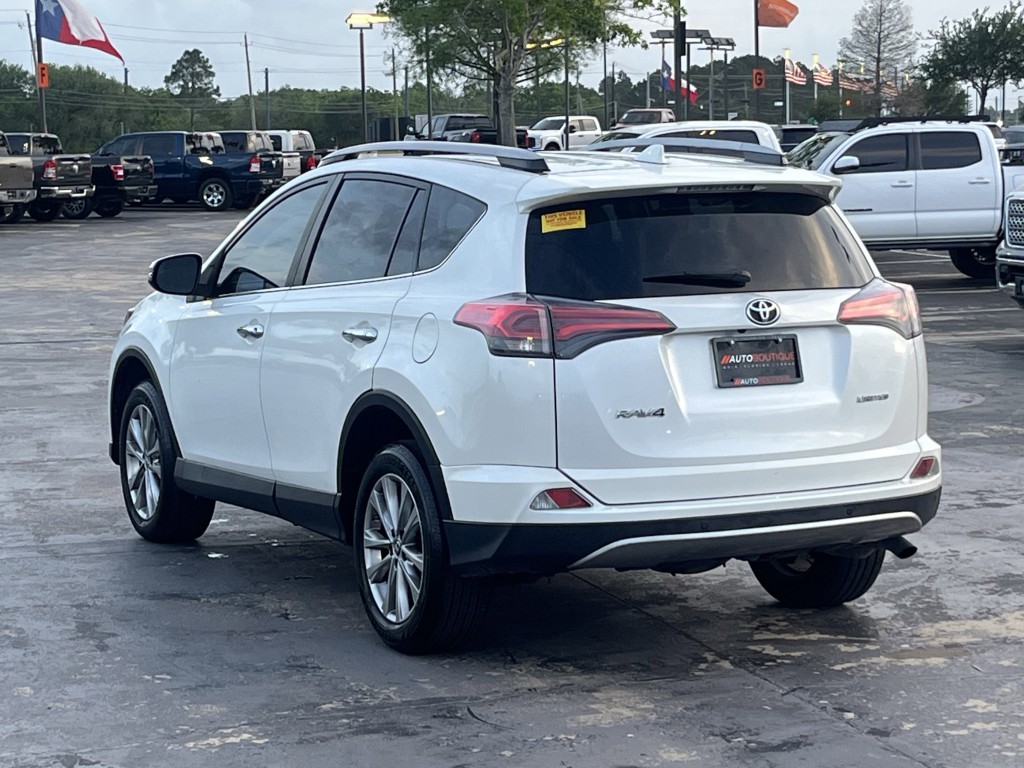 2017 Toyota Rav4 Image 9