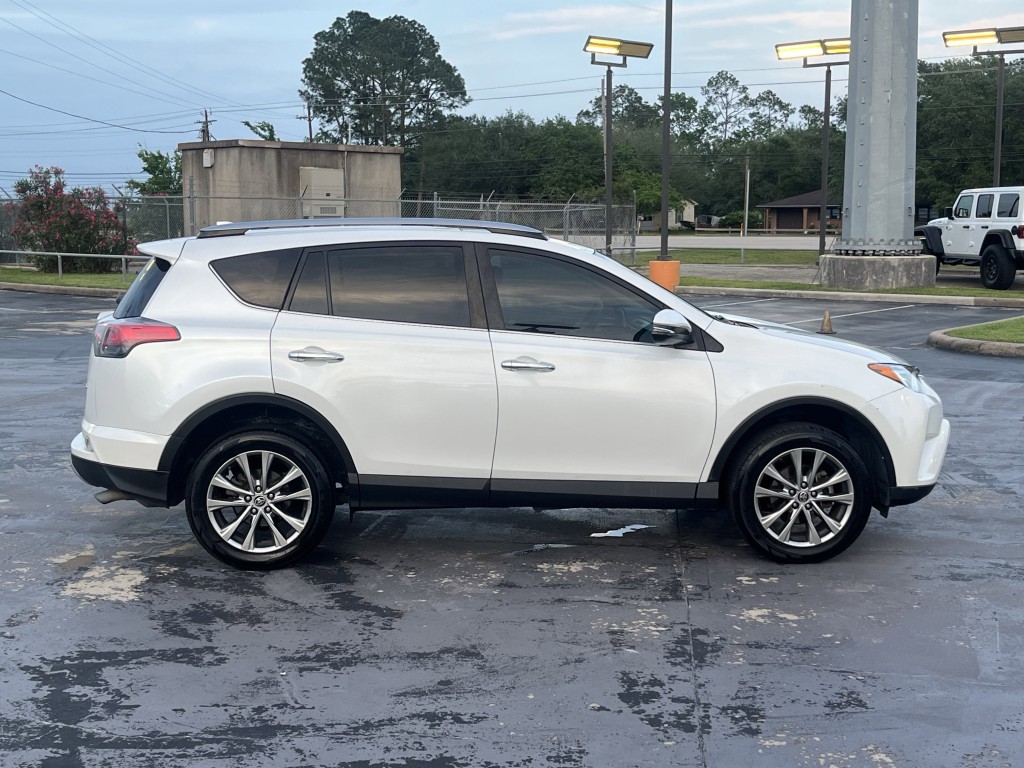2017 Toyota Rav4 Image 10