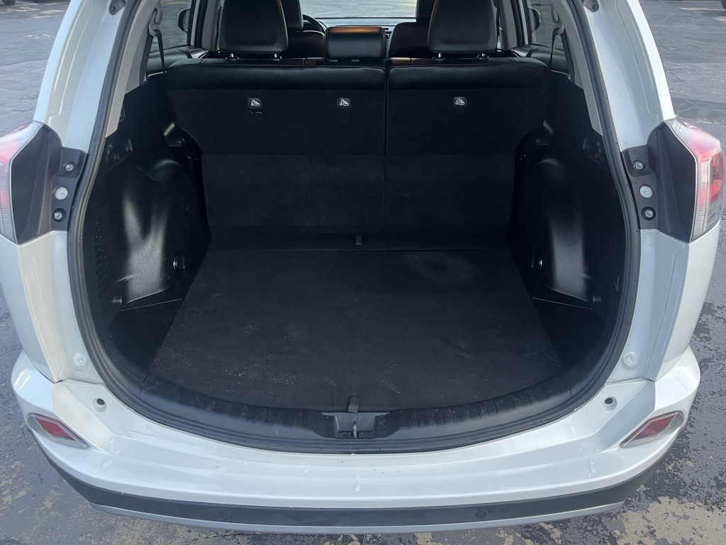 2017 Toyota Rav4 Image 12