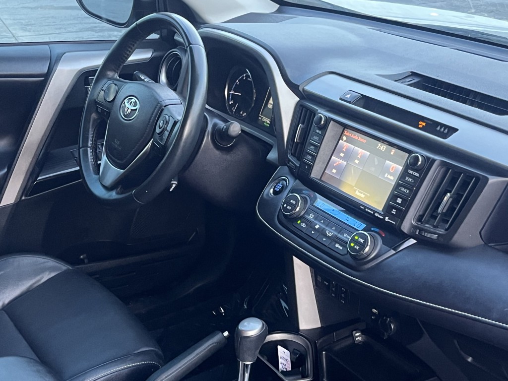 2017 Toyota Rav4 Image 18
