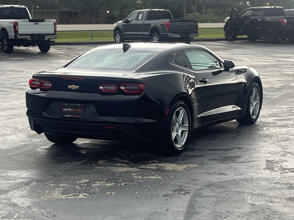 2023 Chevrolet Camaro Image 8