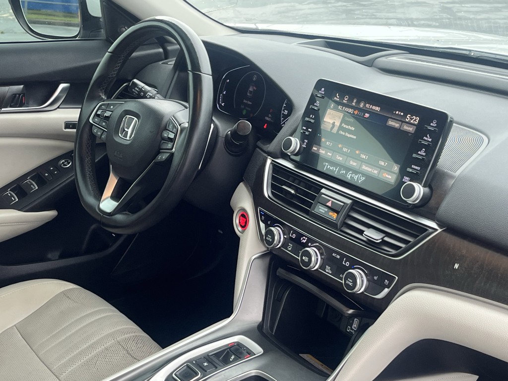 2018 Honda Accord Image 13
