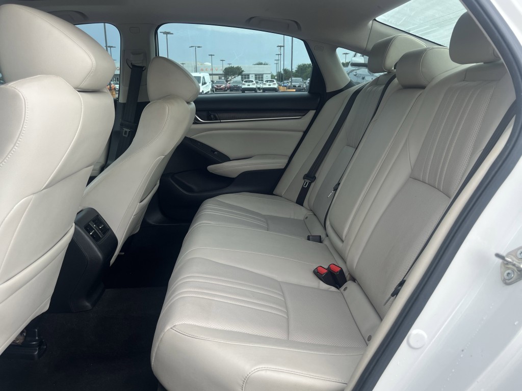 2018 Honda Accord Image 28