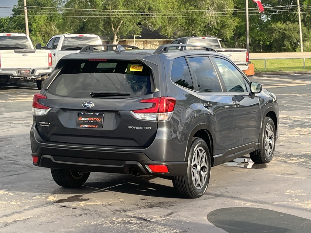 2022 Subaru Forester Image 8