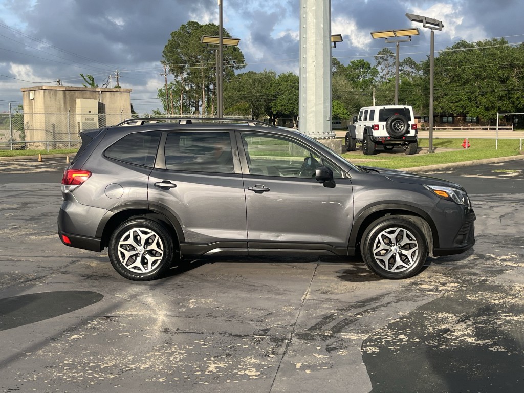 2022 Subaru Forester Image 10