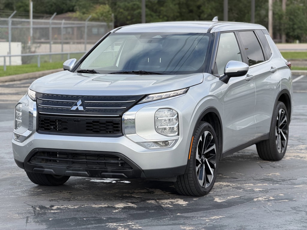 2022 Mitsubishi Outlander Image 5