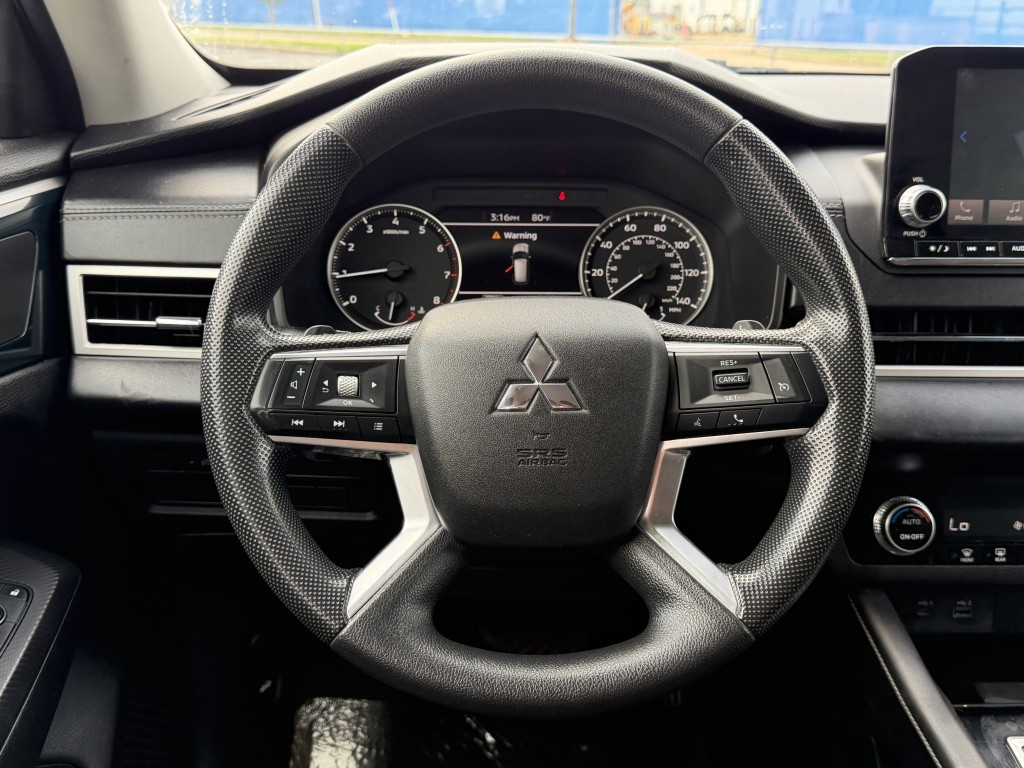2022 Mitsubishi Outlander Image 15