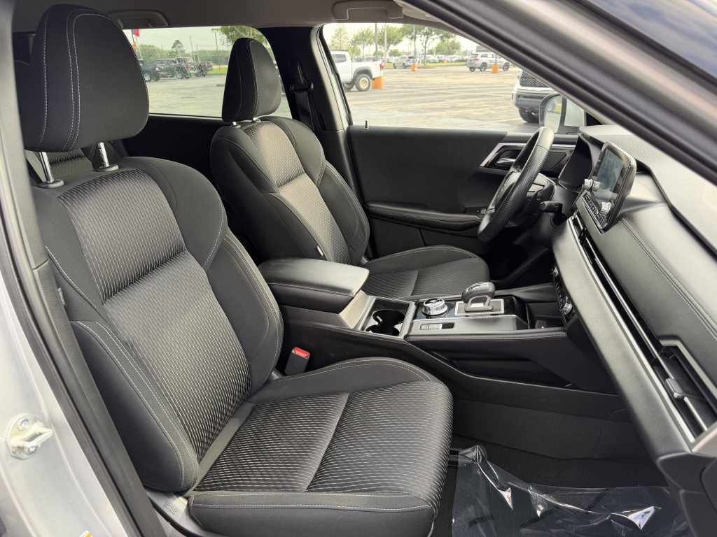 2022 Mitsubishi Outlander Image 23