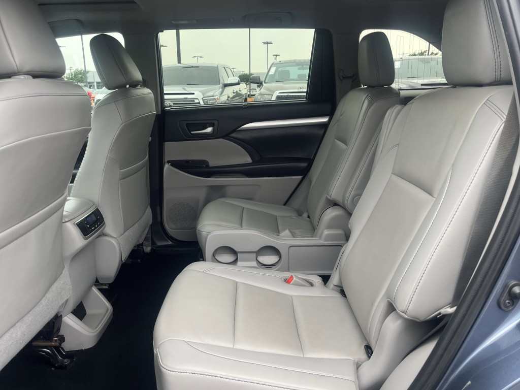 2019 Toyota Highlander Image 32