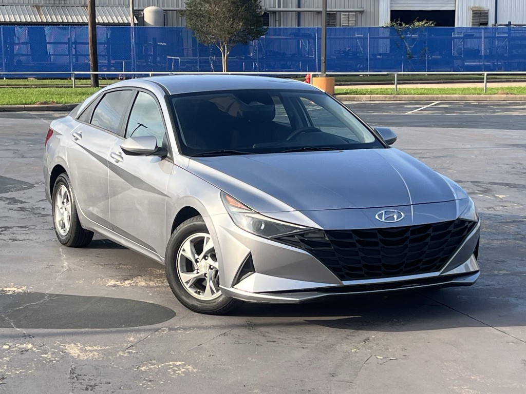 2021 Hyundai Elantra Image 3