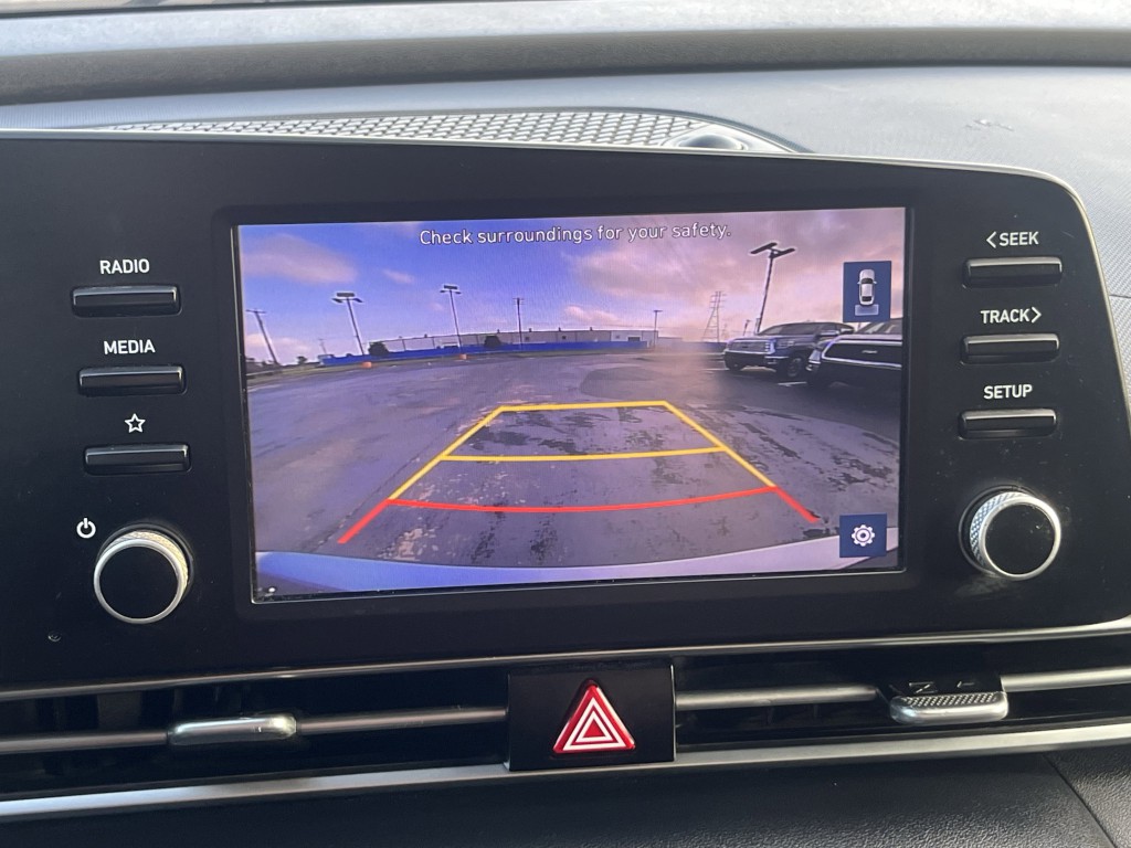 2021 Hyundai Elantra Image 22