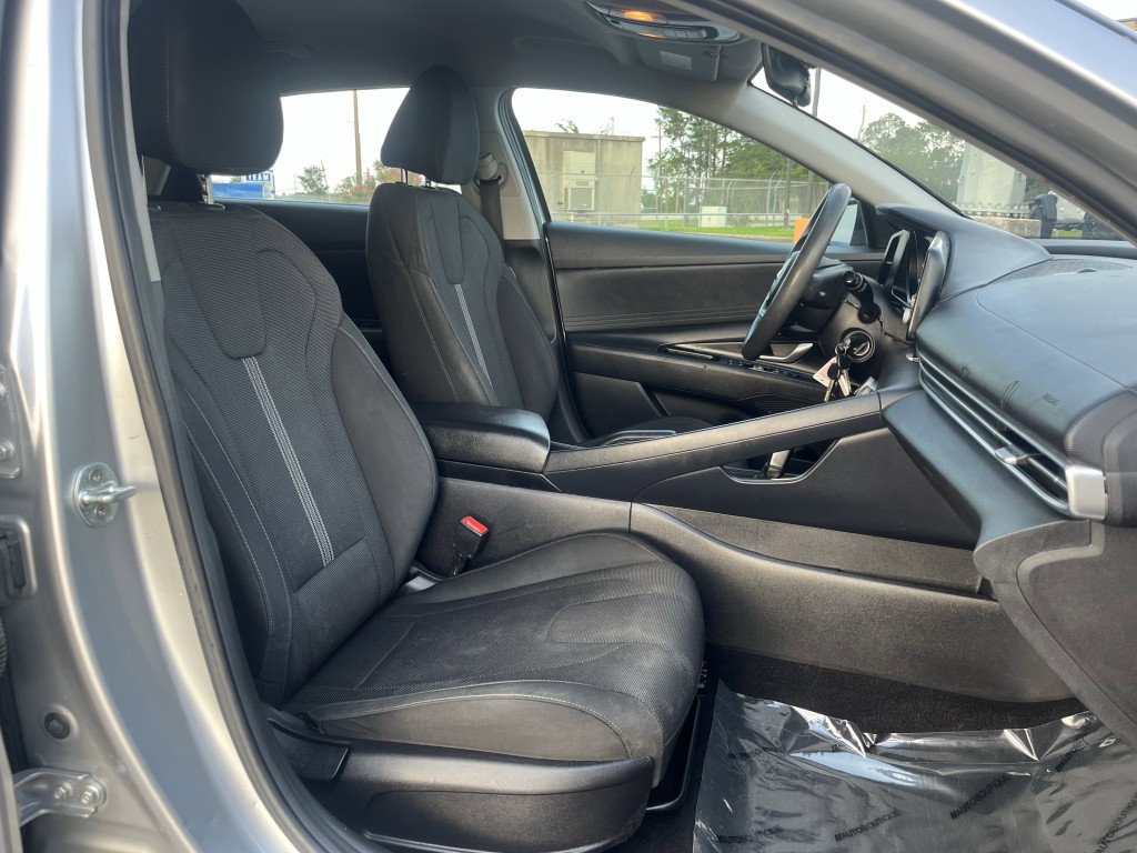 2021 Hyundai Elantra Image 28