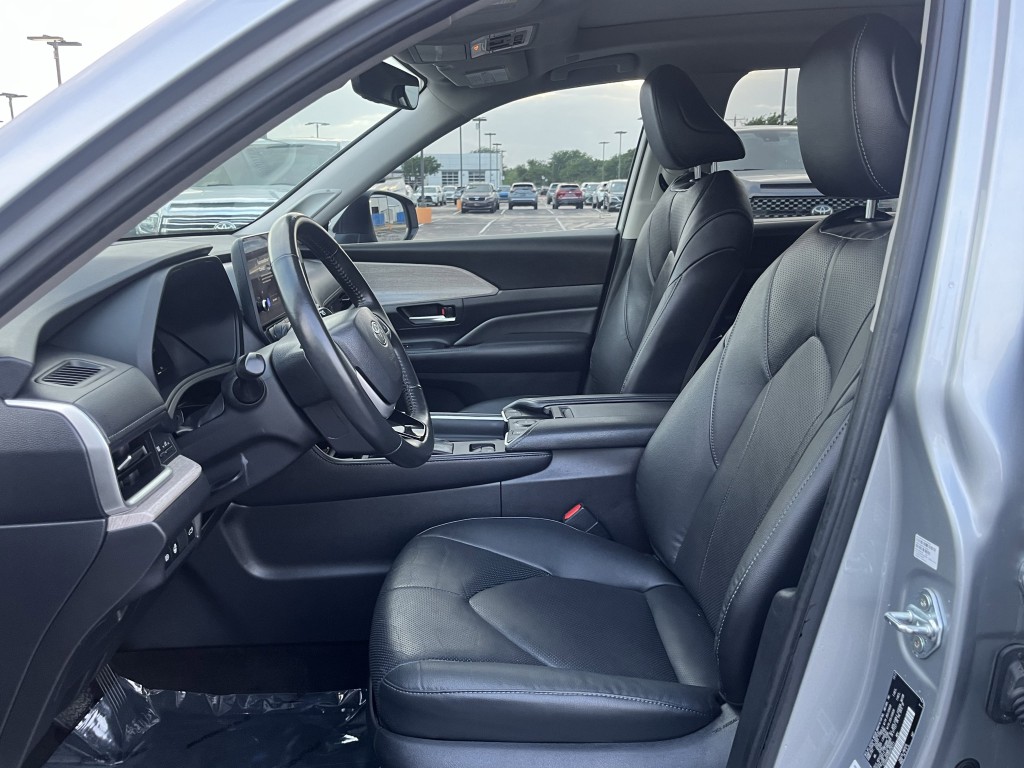 2024 Toyota Highlander Image 28