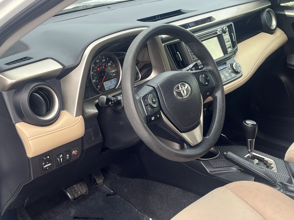 2015 Toyota Rav4 Image 14