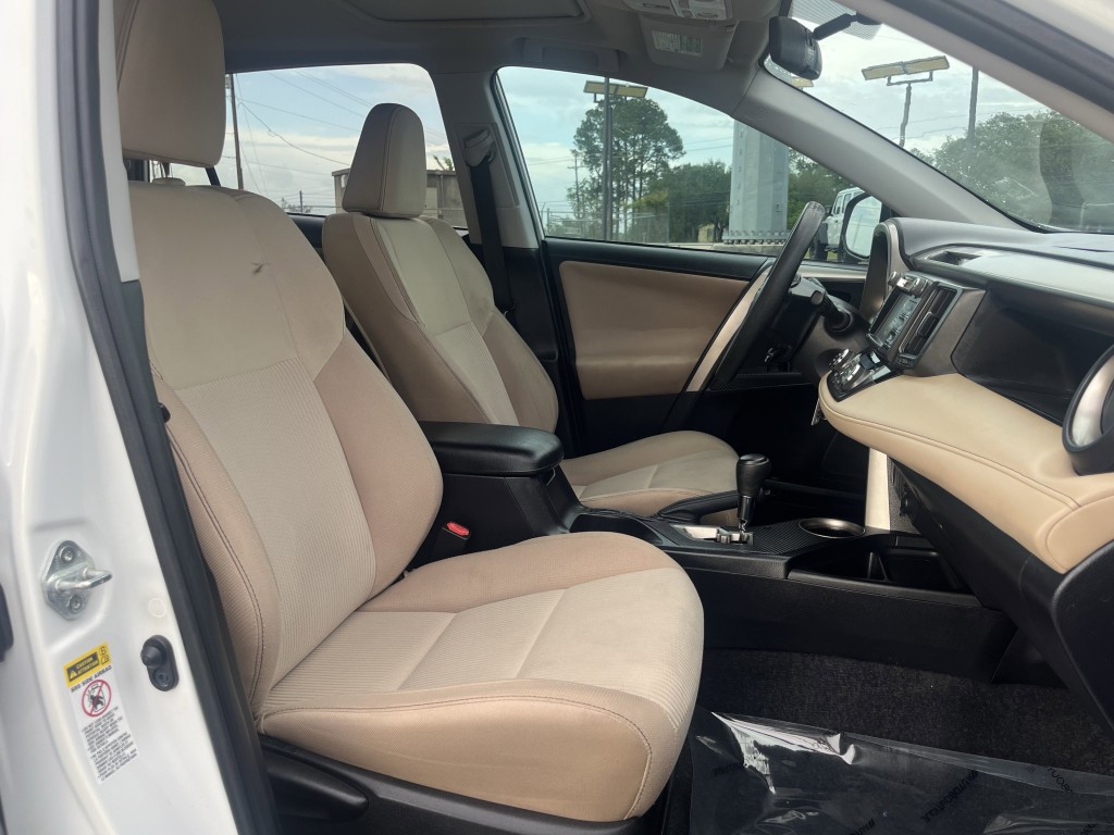 2015 Toyota Rav4 Image 28