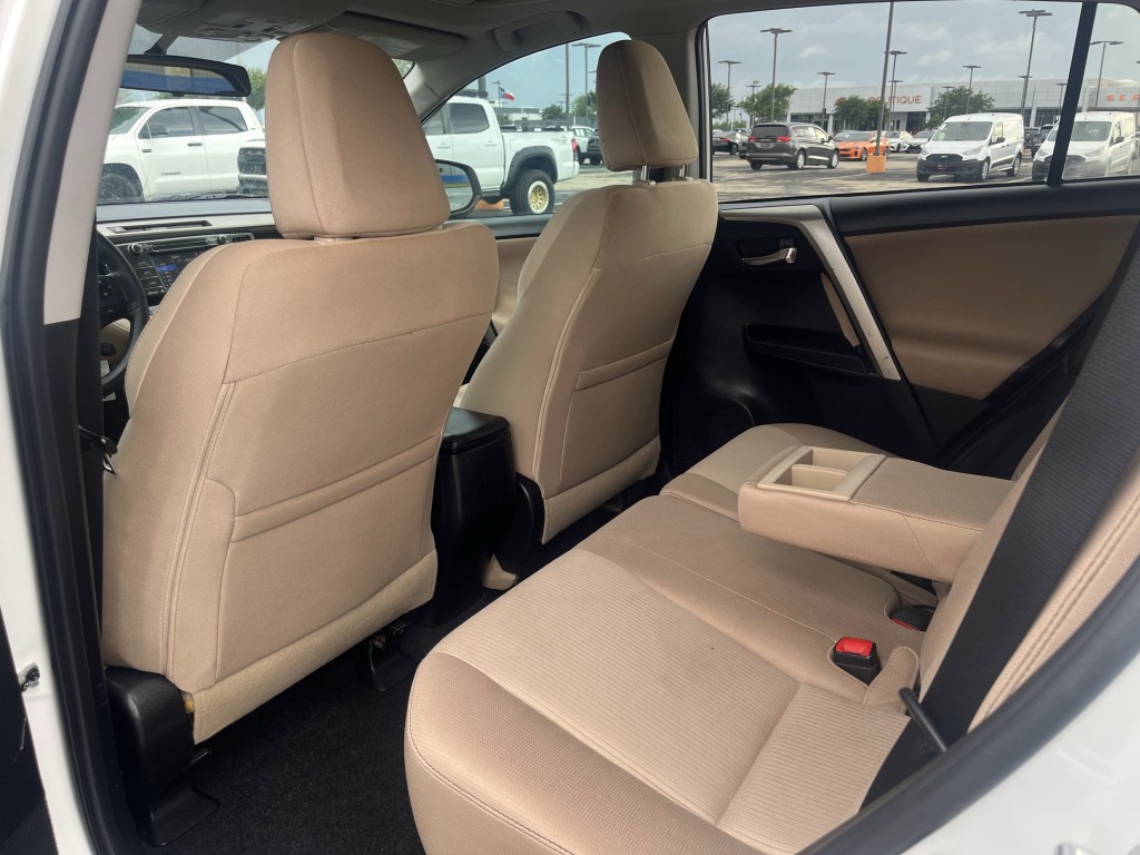 2015 Toyota Rav4 Image 30