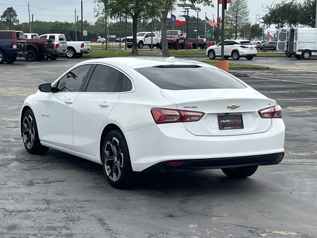 2022 Chevrolet Malibu Image 8