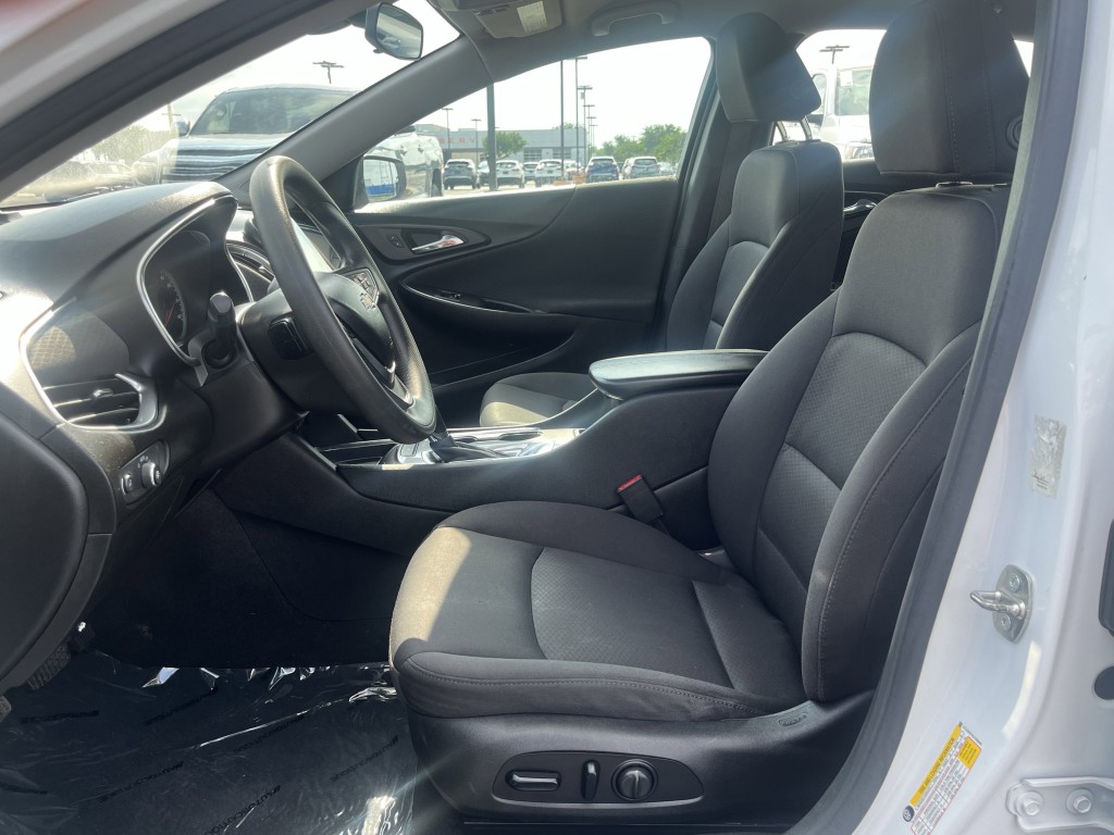 2020 Chevrolet Malibu Image 28