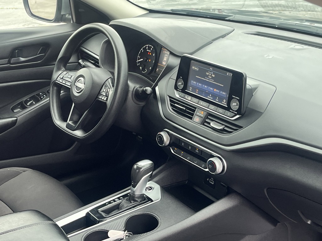 2024 Nissan Altima Image 15